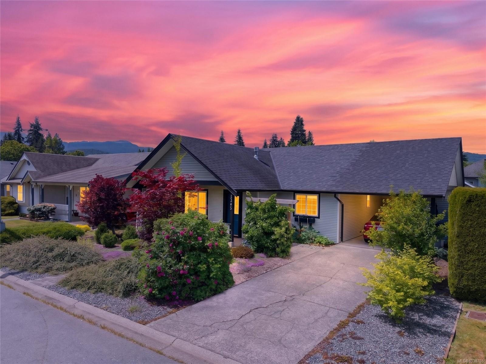 3305 Ninth St, Cumberland, BC