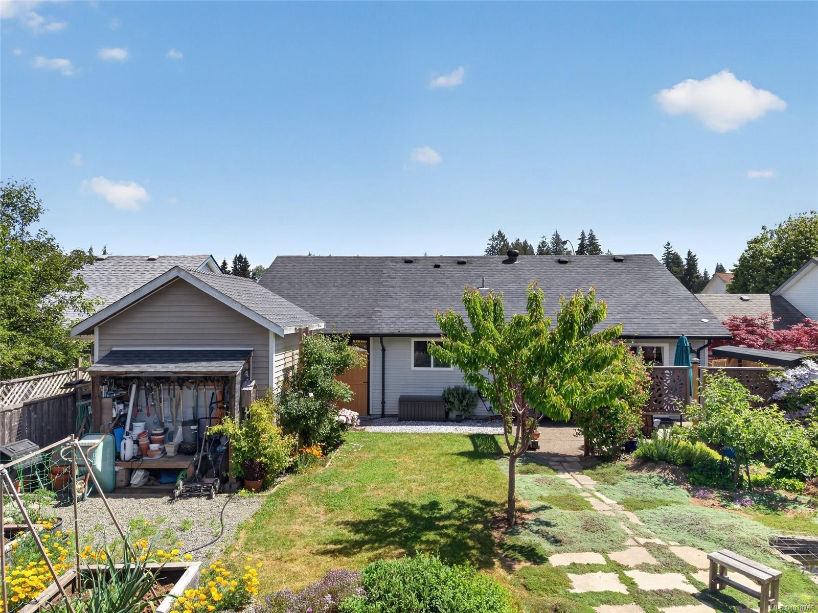3305 Ninth St, Cumberland, BC