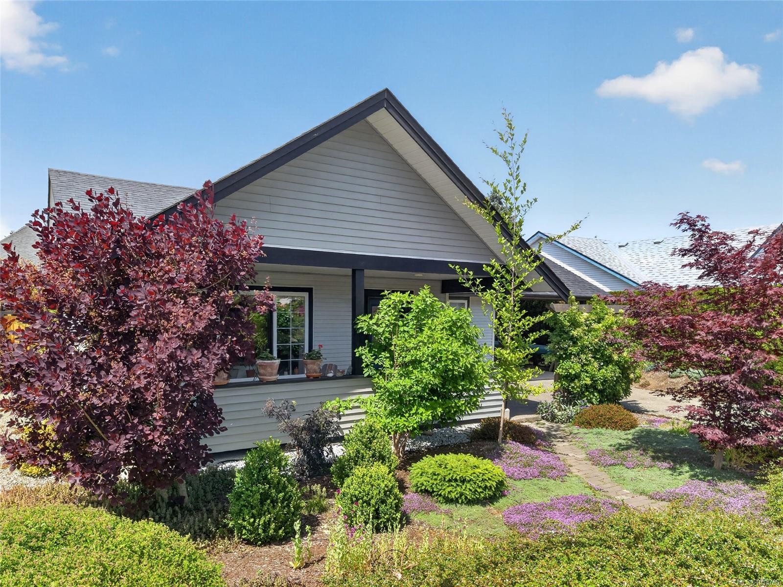 3305 Ninth St, Cumberland, BC