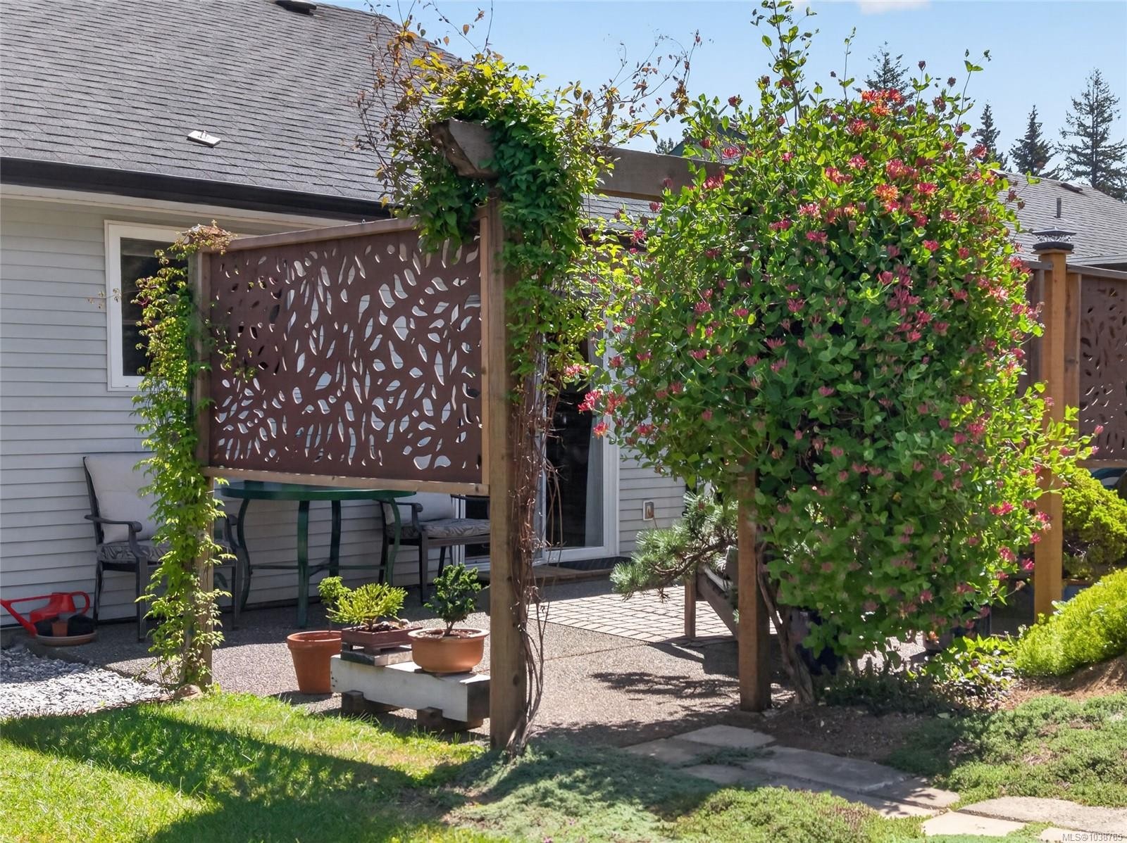 3305 Ninth St, Cumberland, BC