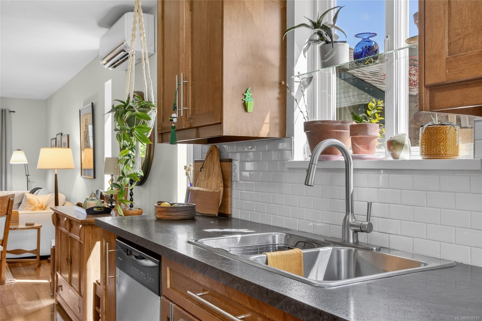 3305 Ninth St, Cumberland, BC