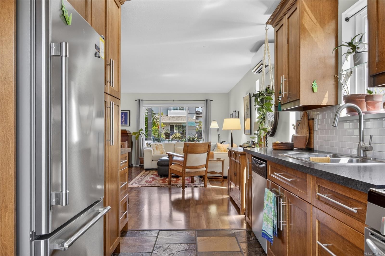 3305 Ninth St, Cumberland, BC