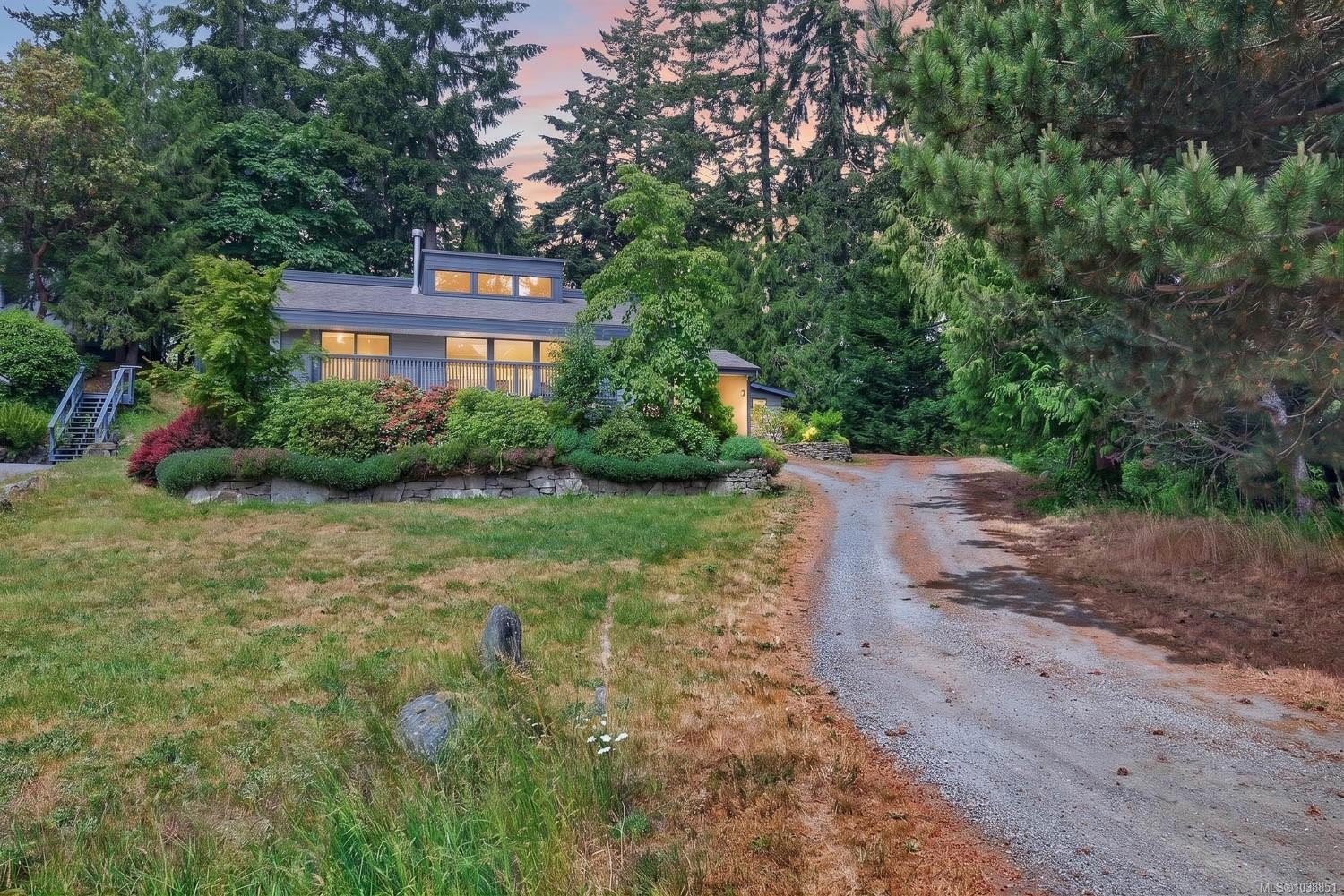 102 Village Terr, Salt Spring, BC