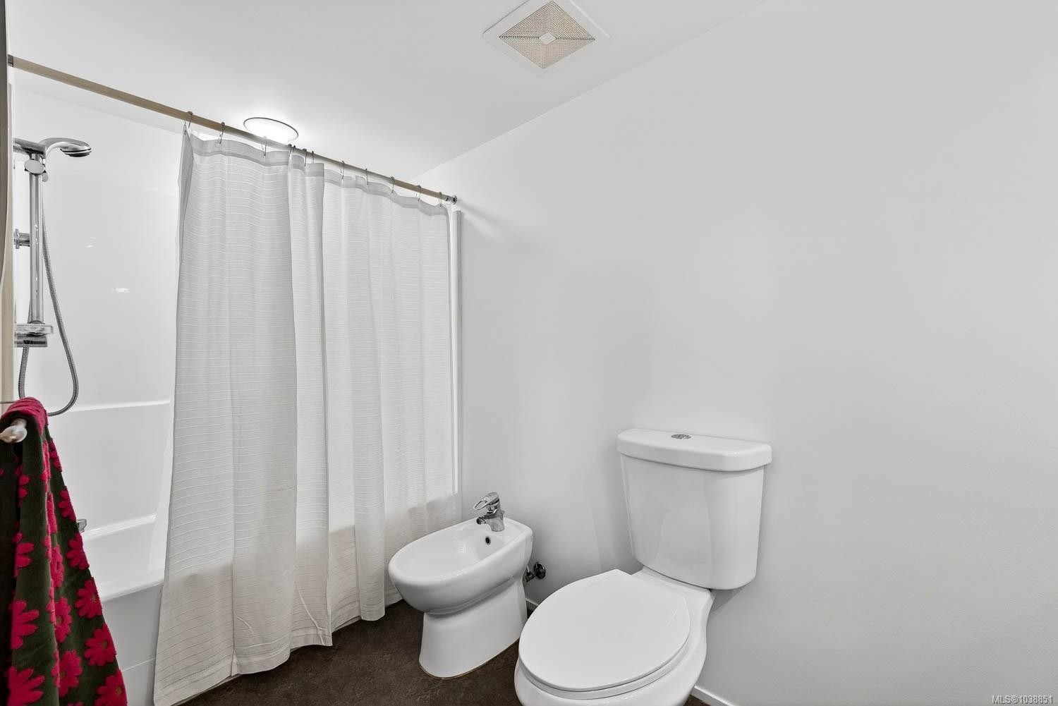 102 Village Terr, Salt Spring, BC