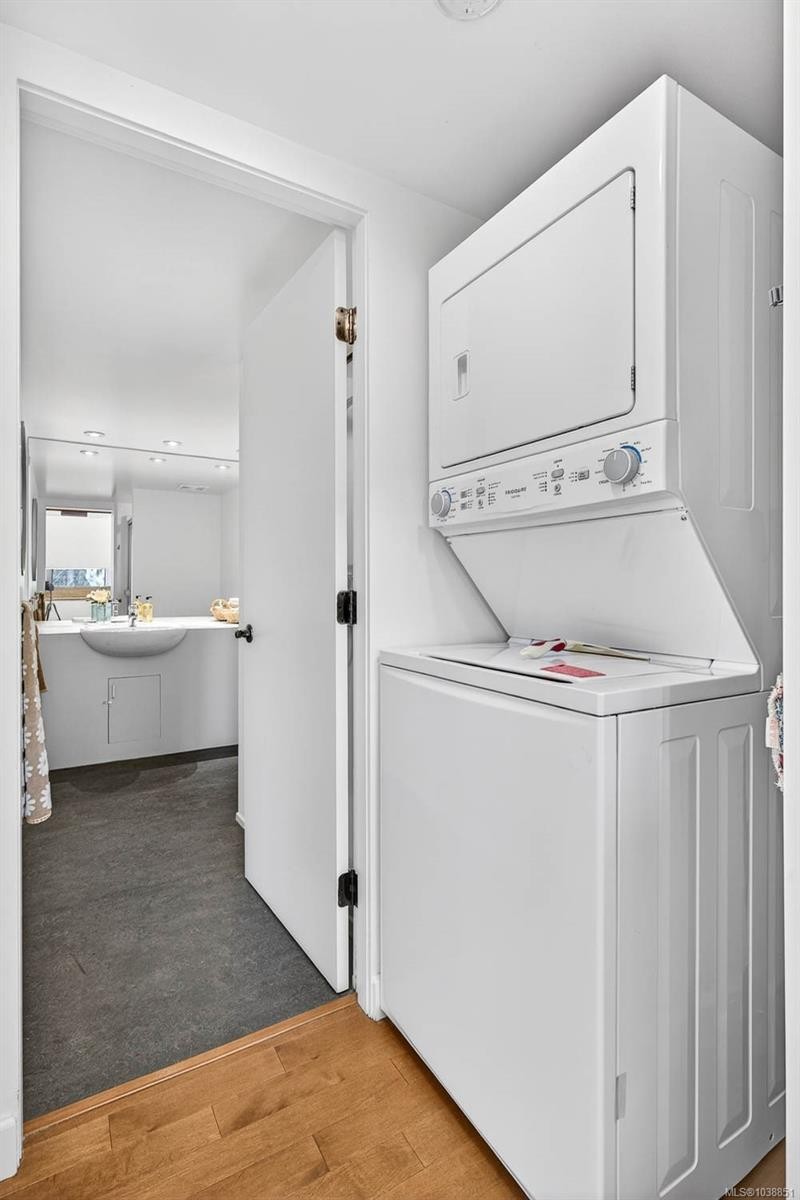102 Village Terr, Salt Spring, BC
