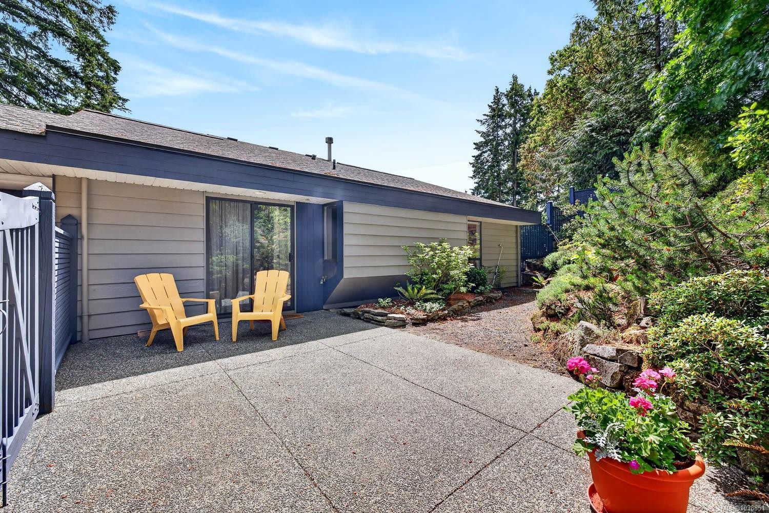 102 Village Terr, Salt Spring, BC