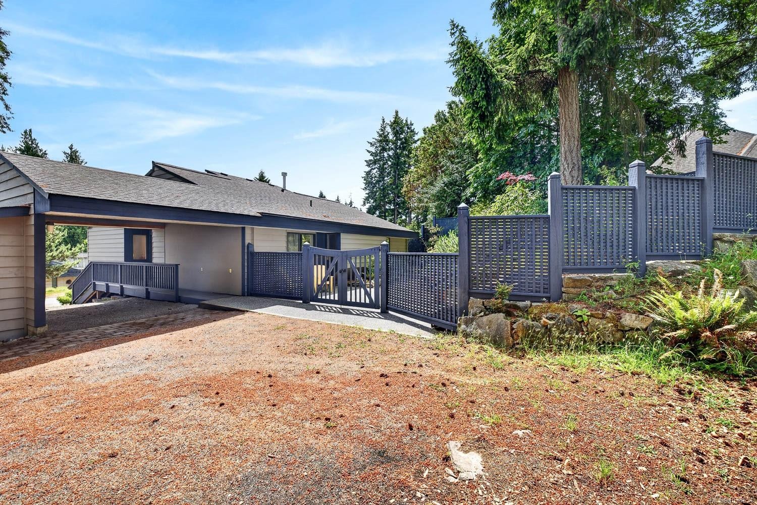 102 Village Terr, Salt Spring, BC