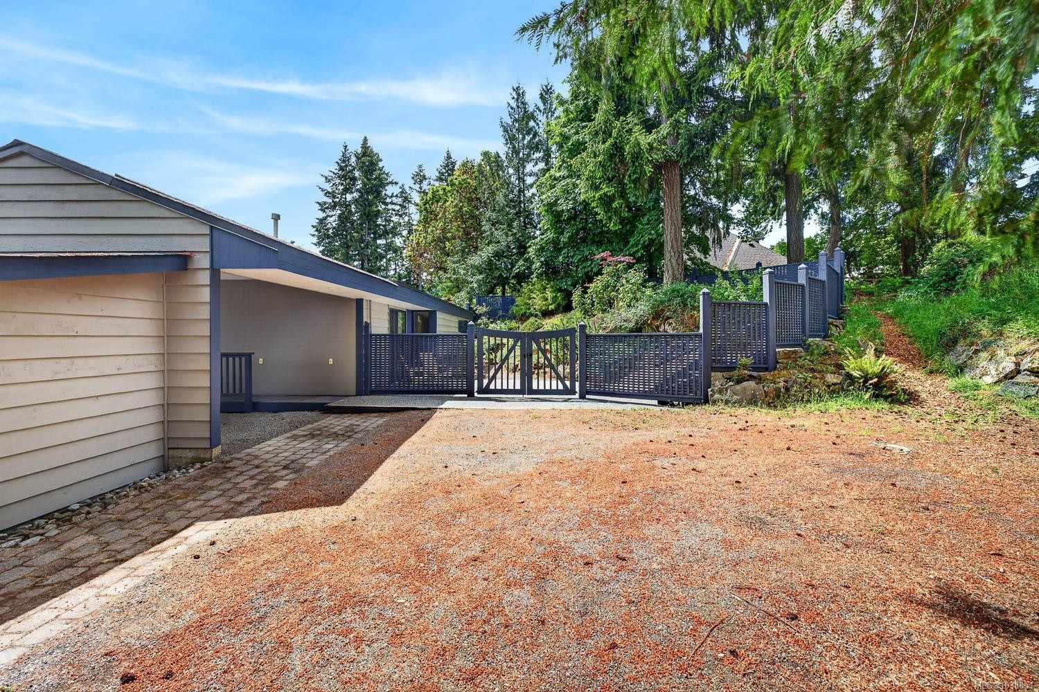 102 Village Terr, Salt Spring, BC