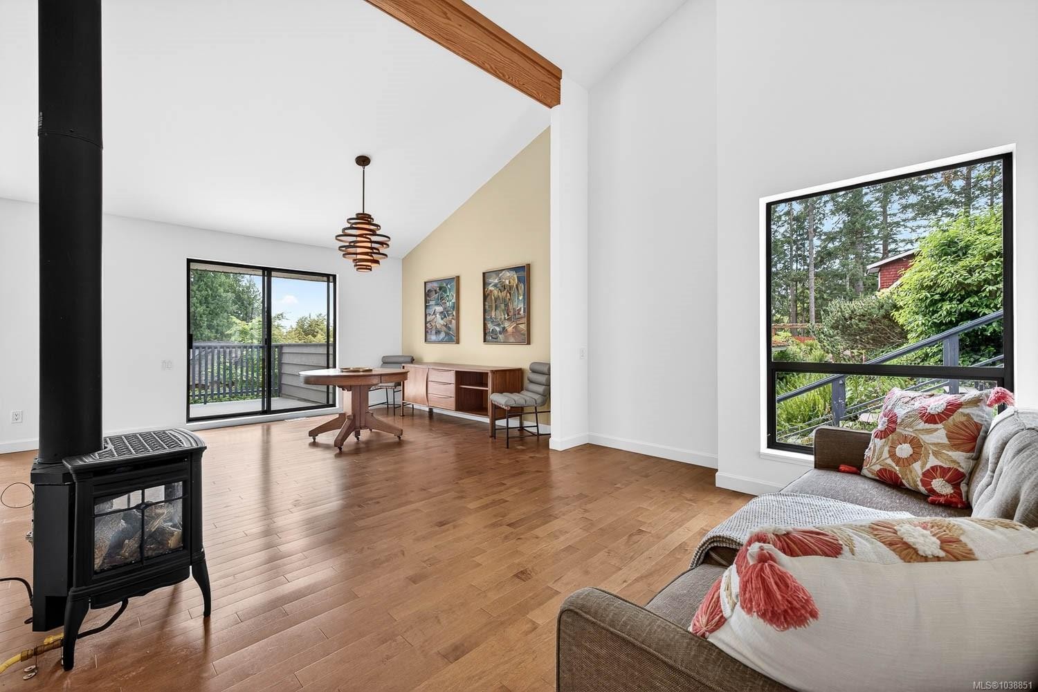 102 Village Terr, Salt Spring, BC