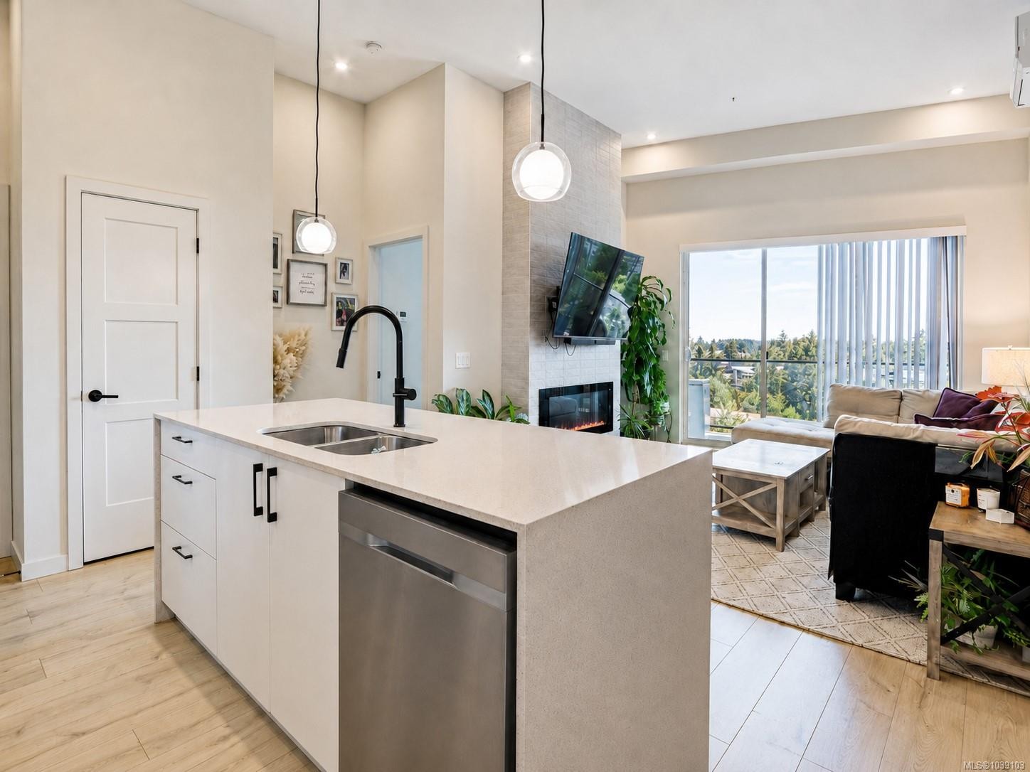 #605-958 Pharoah Mews, Langford, BC