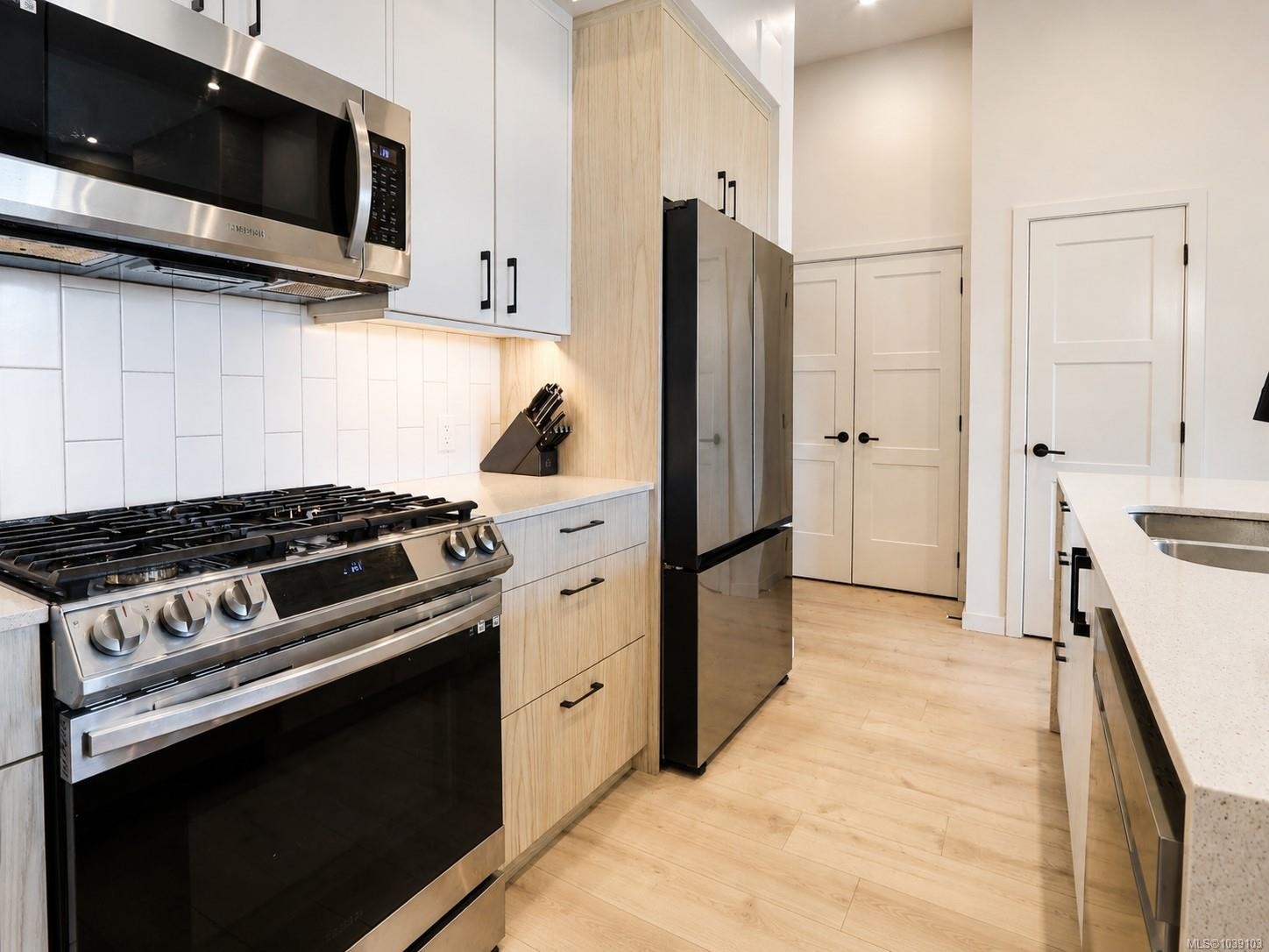 #605-958 Pharoah Mews, Langford, BC