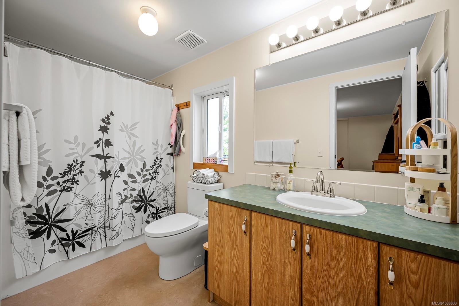 #102-2200 Lambert Dr, Courtenay, BC