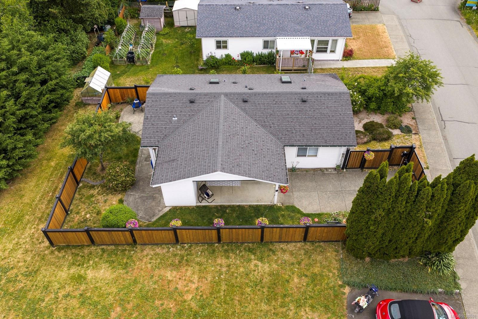 #102-2200 Lambert Dr, Courtenay, BC