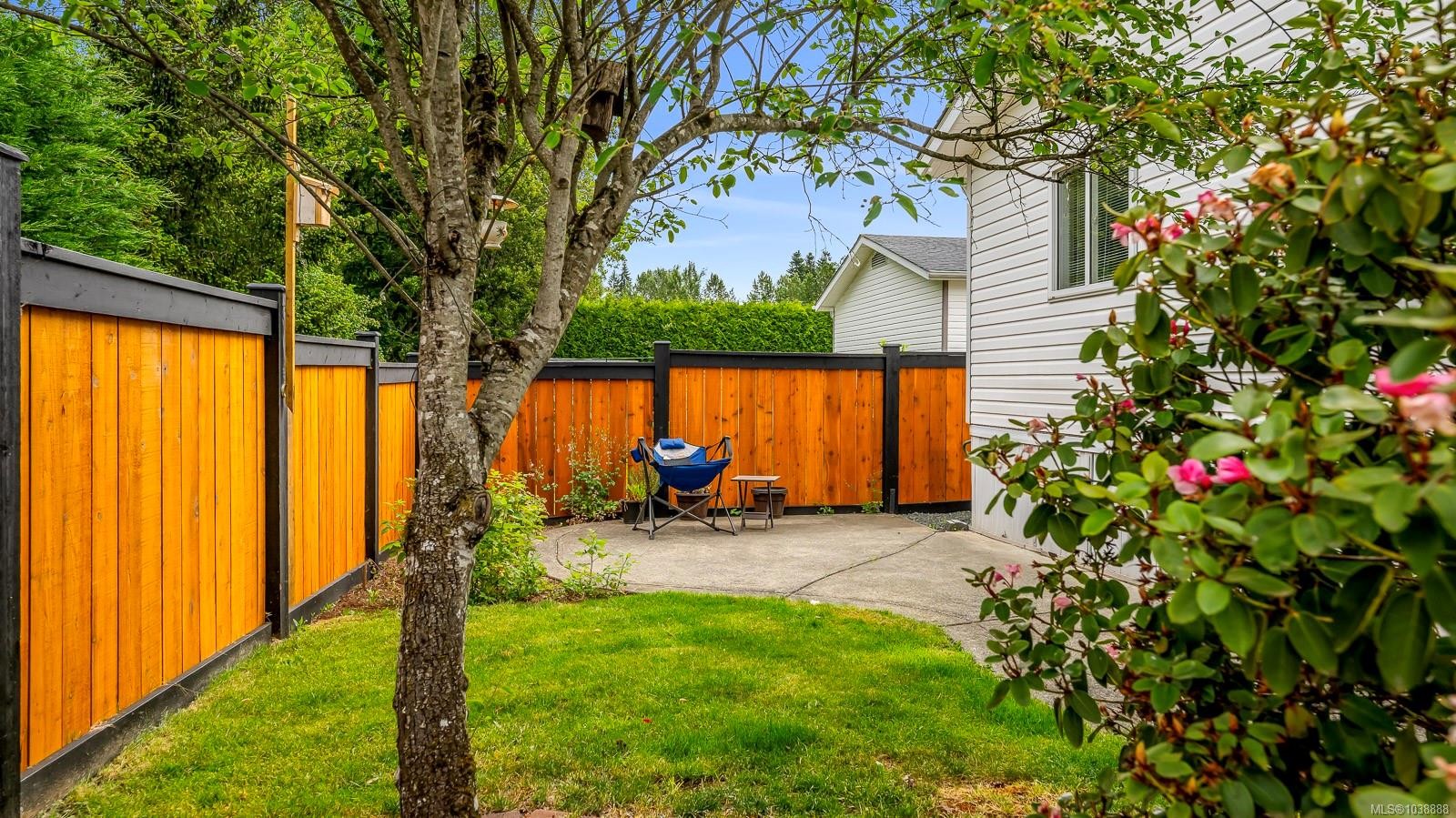 #102-2200 Lambert Dr, Courtenay, BC