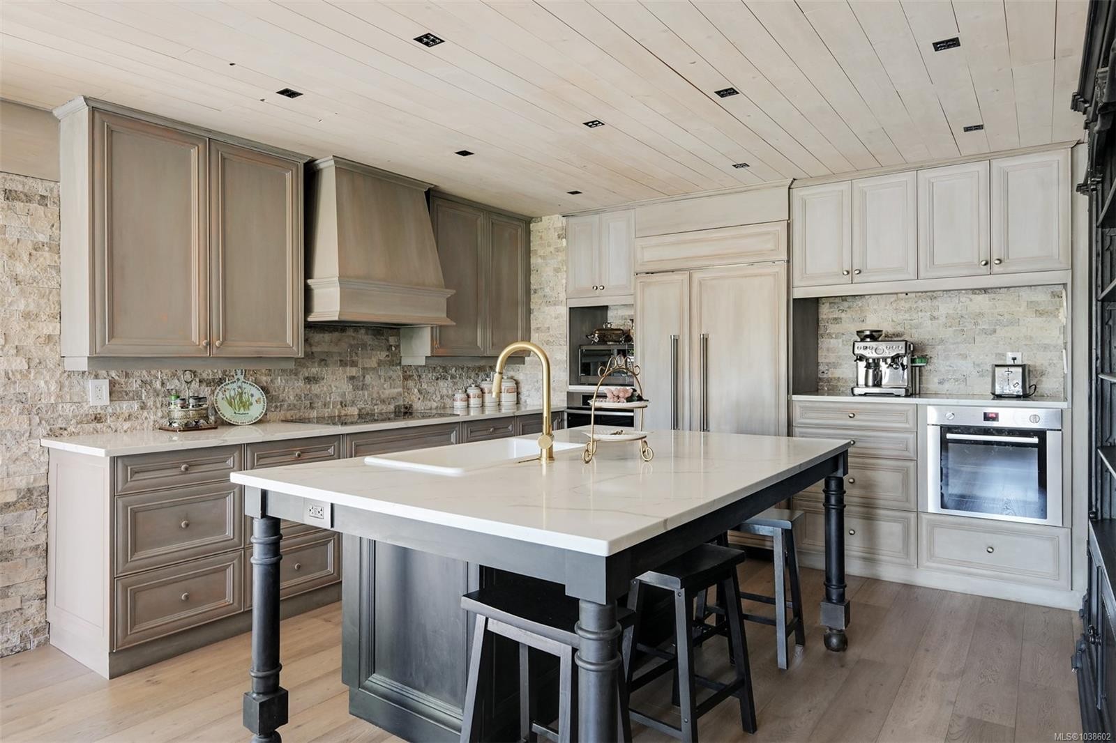 867 Victoria Ave, Oak Bay, BC