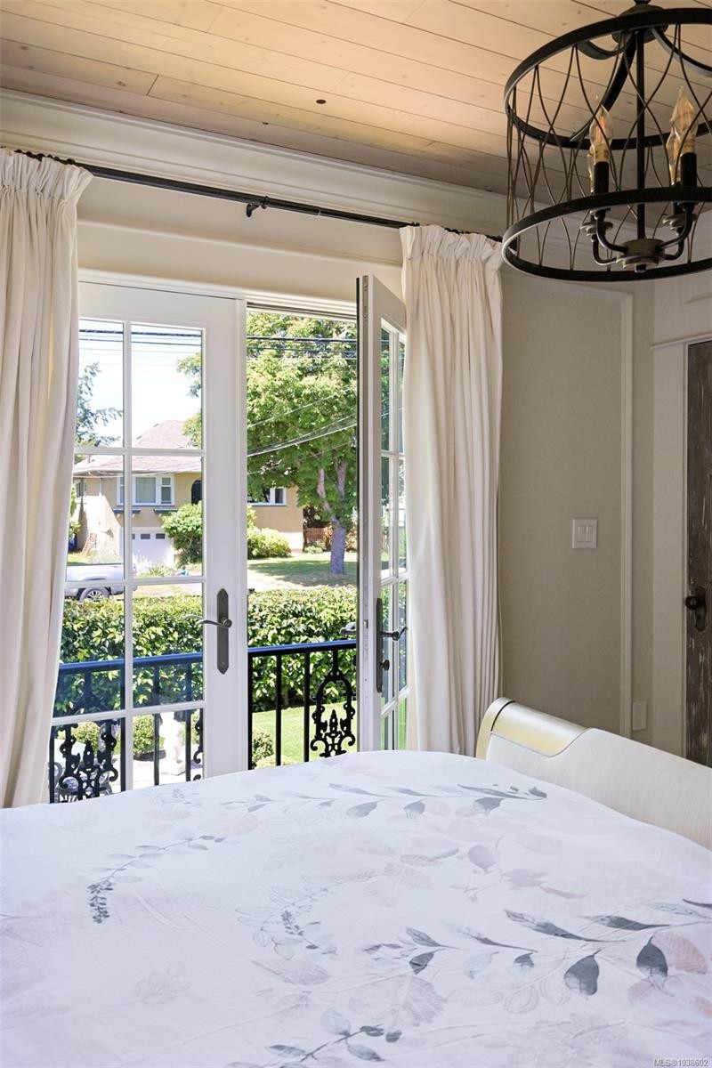 867 Victoria Ave, Oak Bay, BC