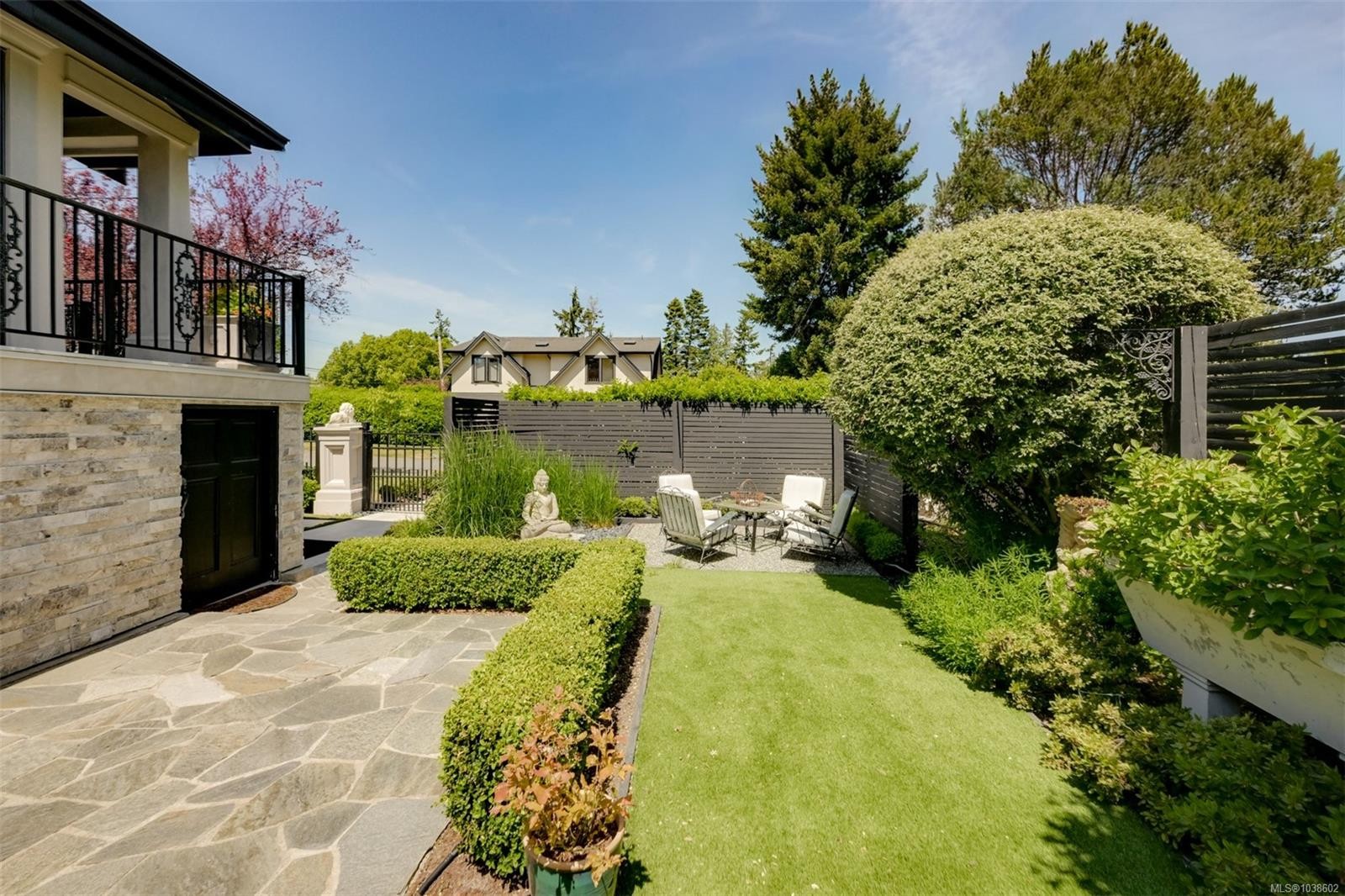 867 Victoria Ave, Oak Bay, BC