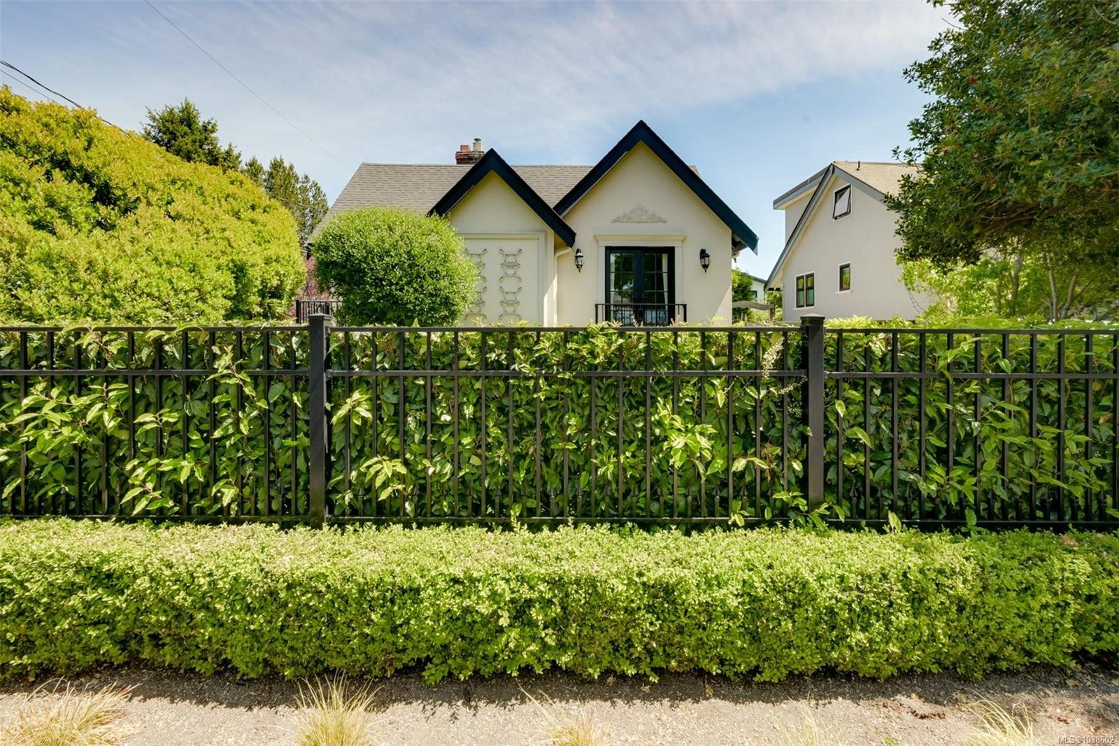 867 Victoria Ave, Oak Bay, BC
