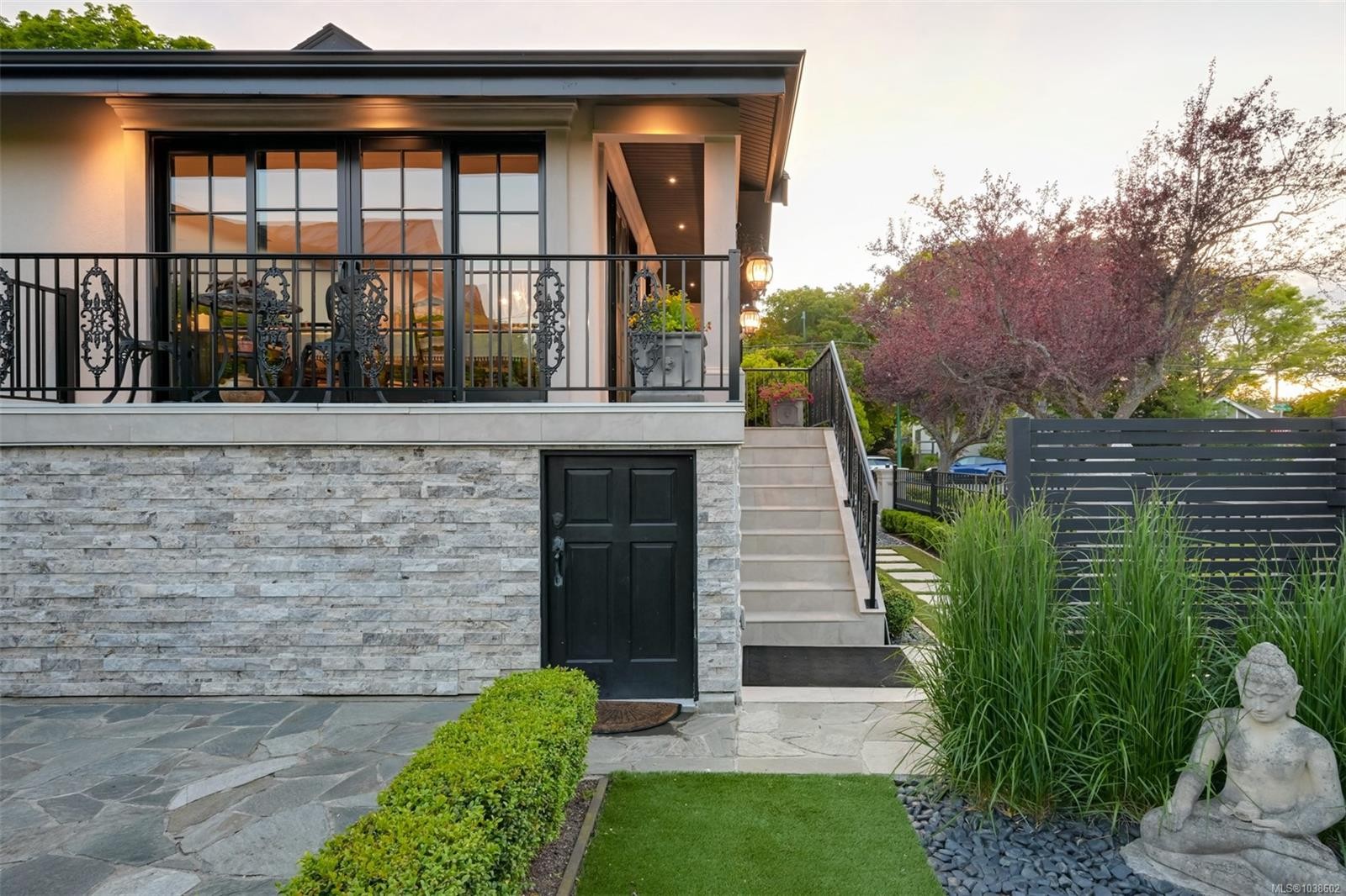 867 Victoria Ave, Oak Bay, BC