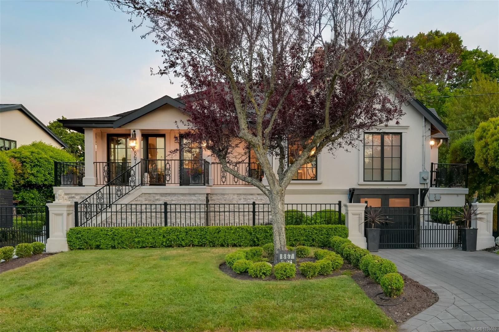 867 Victoria Ave, Oak Bay, BC