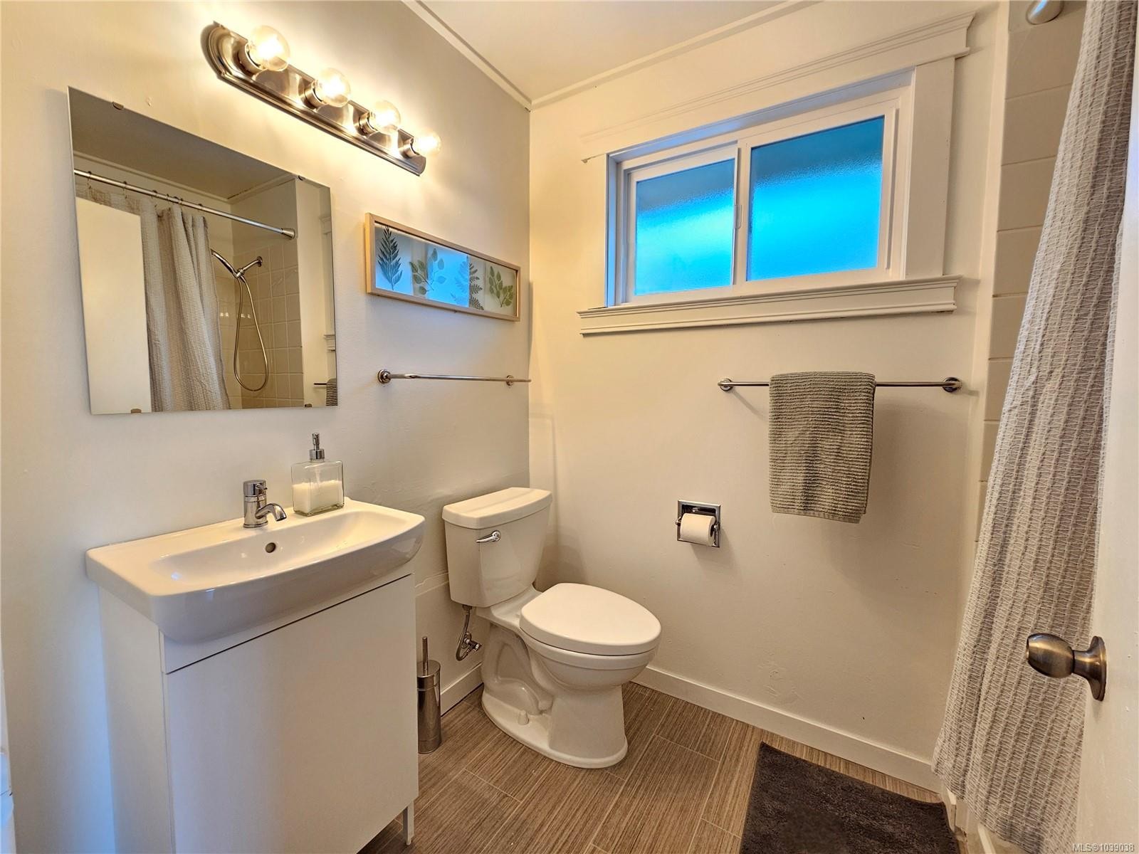 3677 Gardner Rd, Saltair, BC