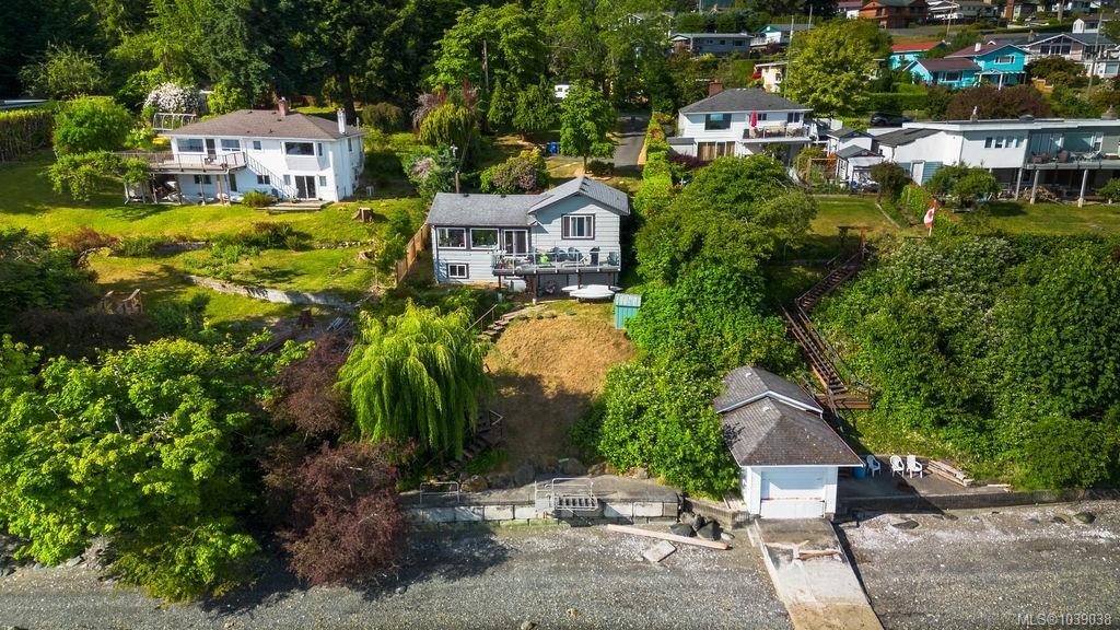 3677 Gardner Rd, Saltair, BC