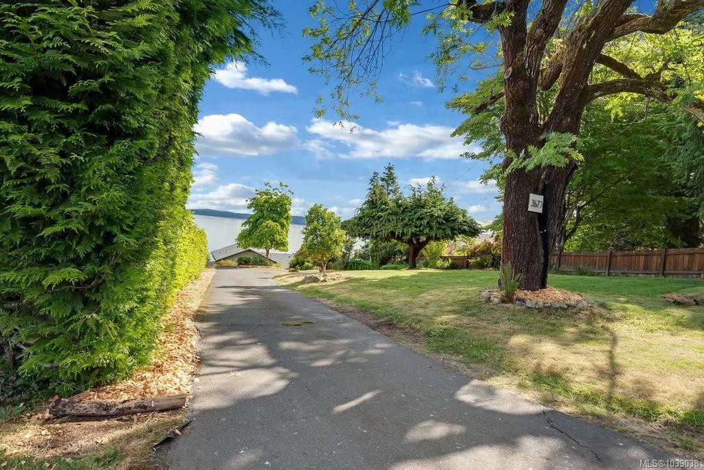 3677 Gardner Rd, Saltair, BC