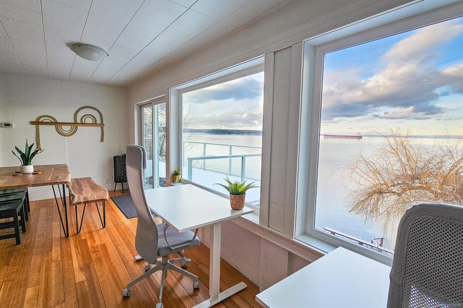 3677 Gardner Rd, Saltair, BC
