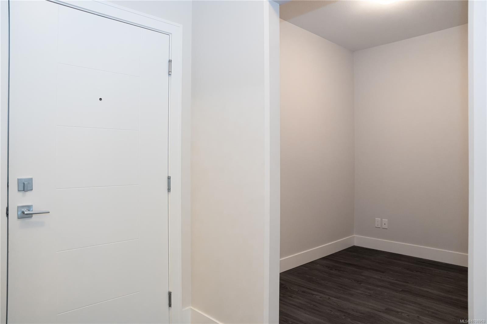 #203-4960 Songbird Pl, Nanaimo, BC
