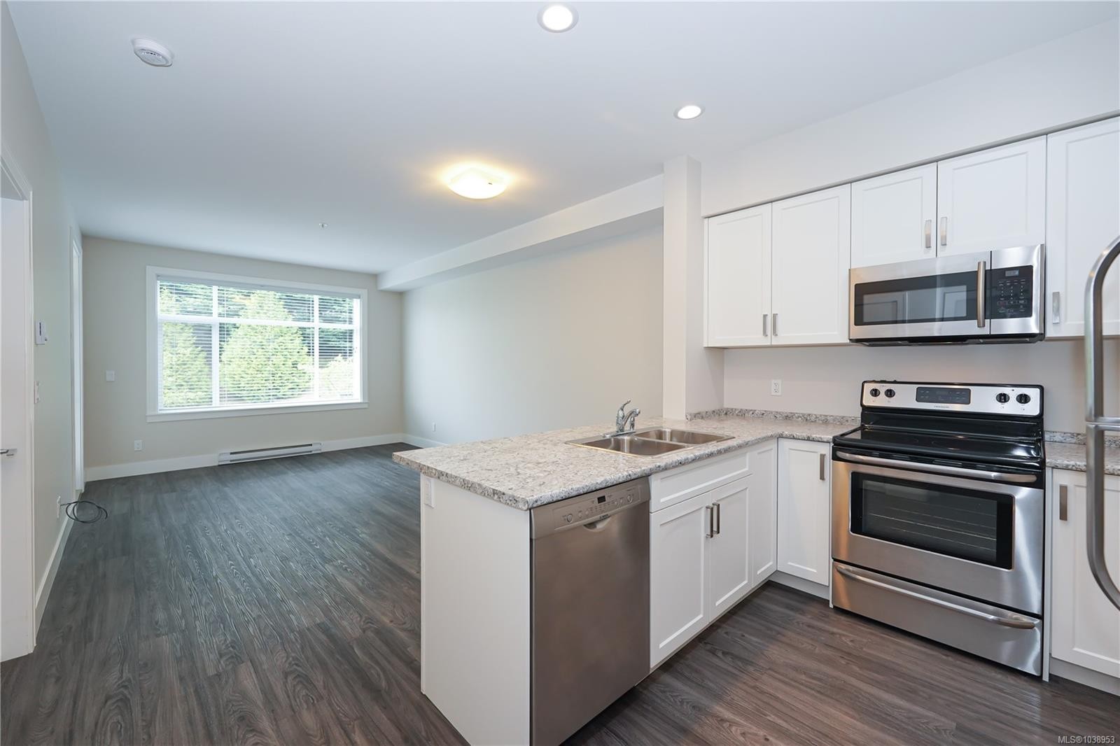 #203-4960 Songbird Pl, Nanaimo, BC