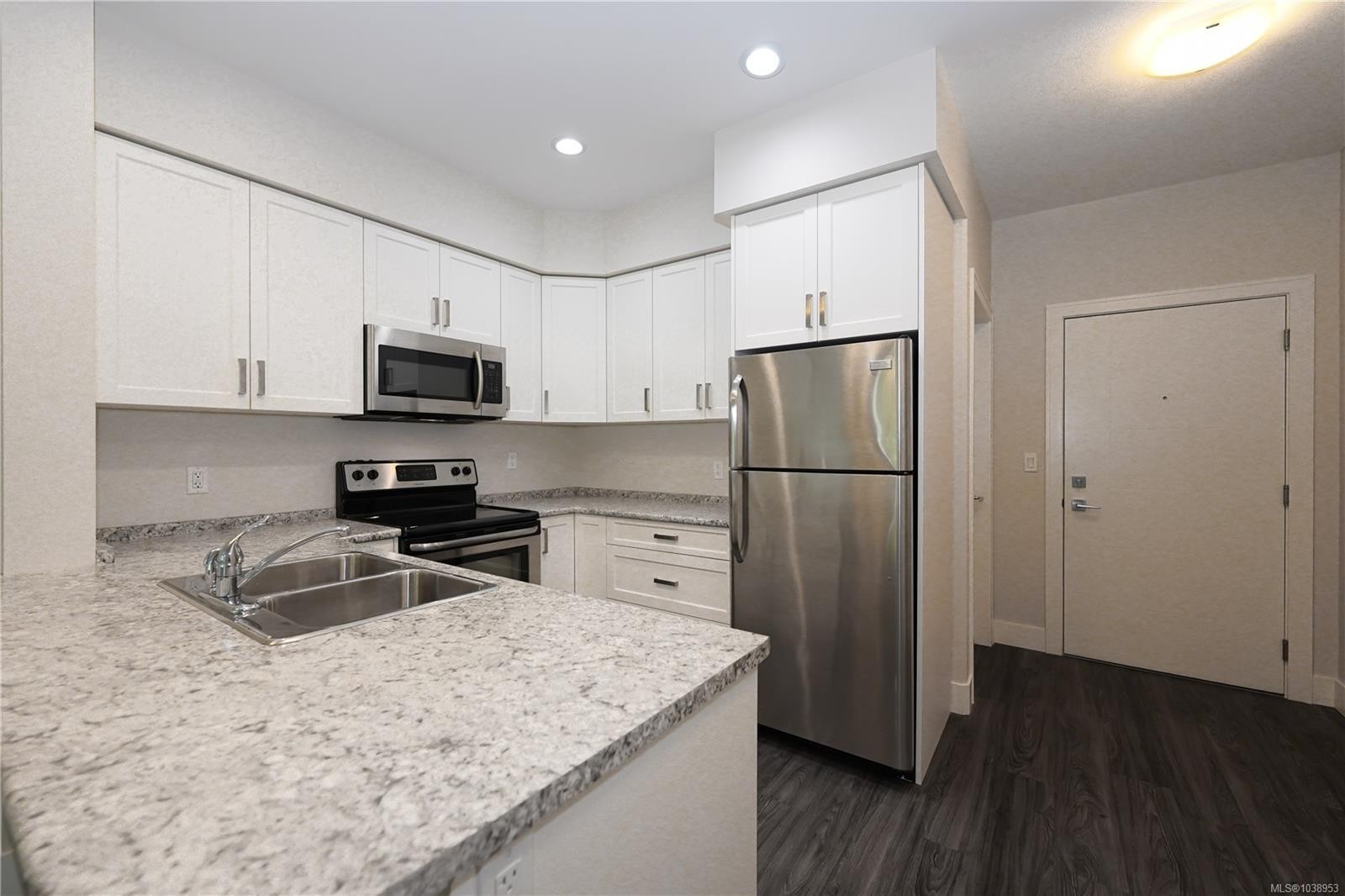 #203-4960 Songbird Pl, Nanaimo, BC