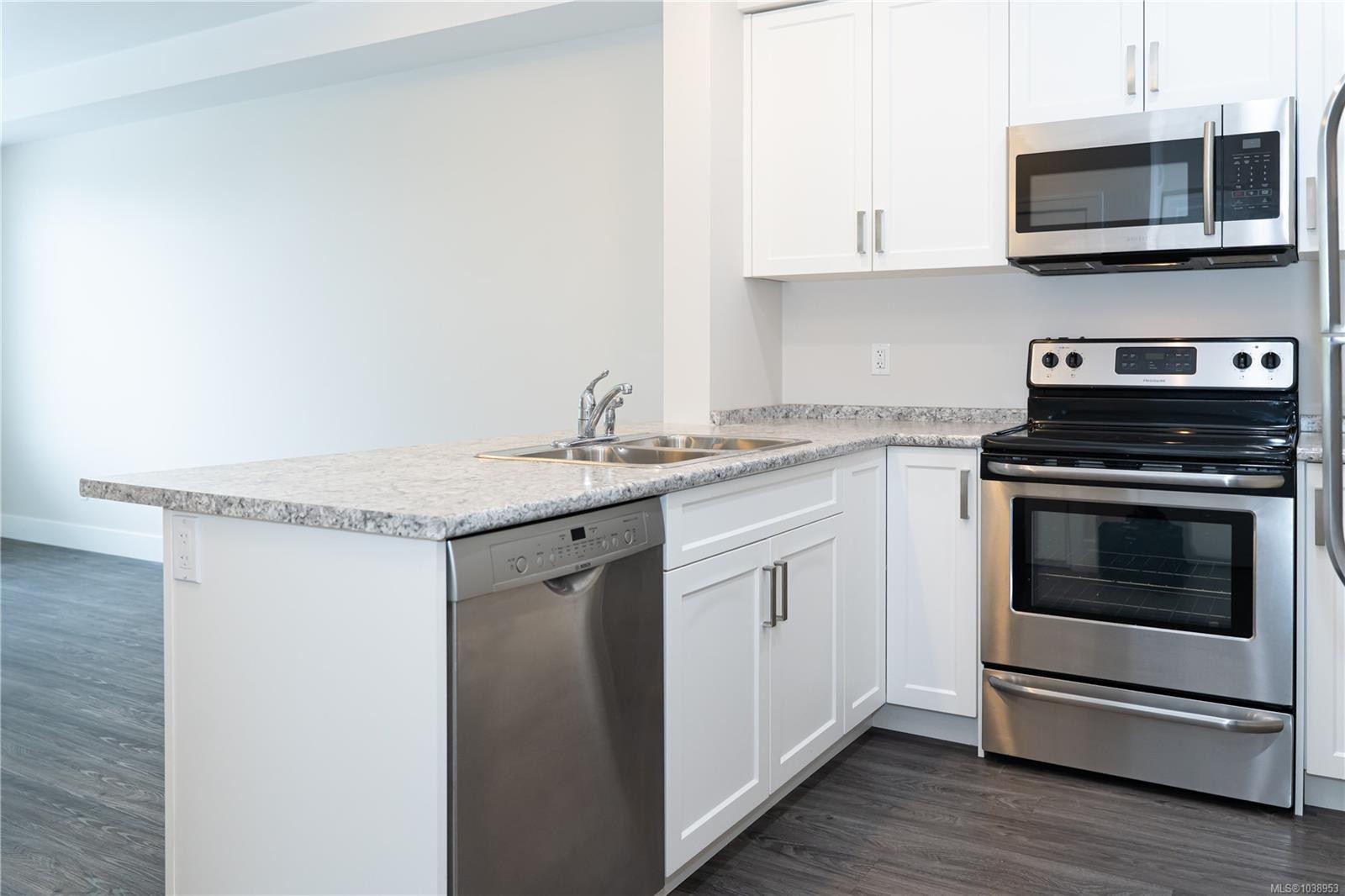 #203-4960 Songbird Pl, Nanaimo, BC