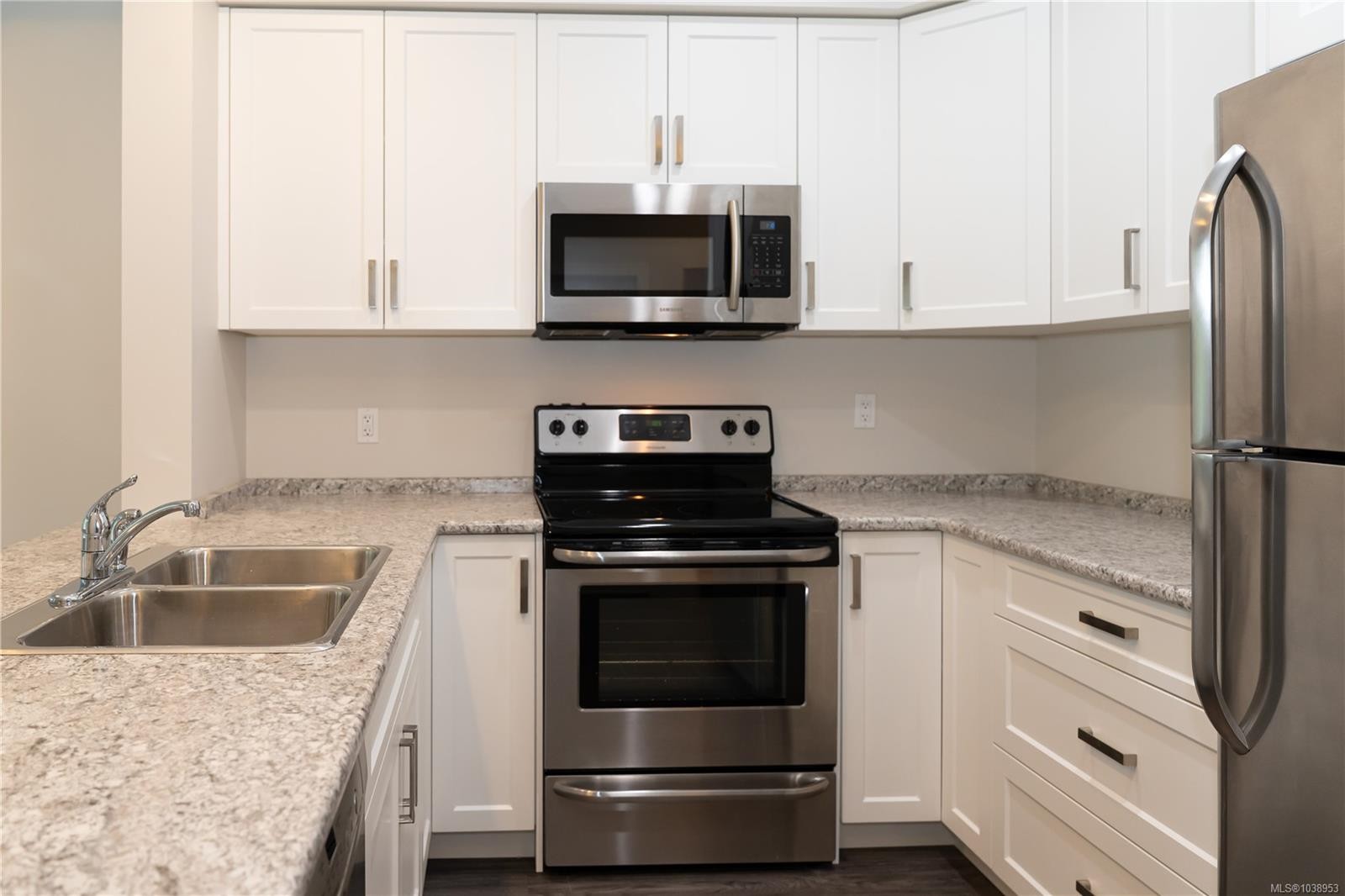 #203-4960 Songbird Pl, Nanaimo, BC