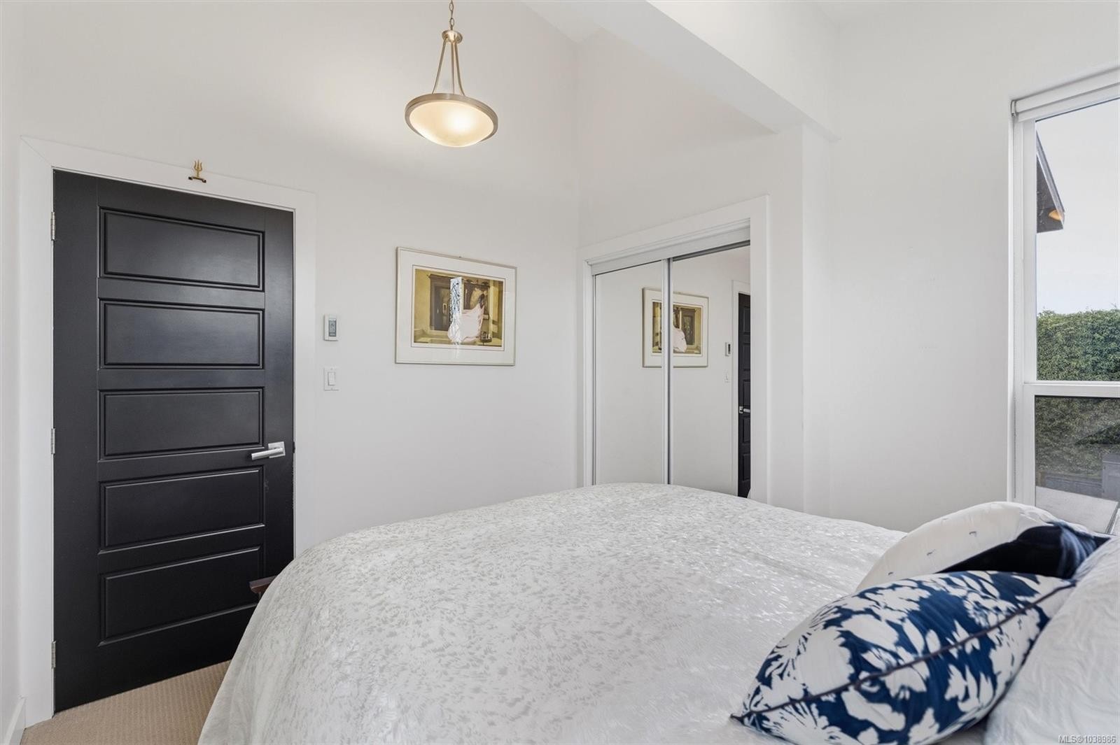 838 Old Esquimalt Rd, Esquimalt, BC