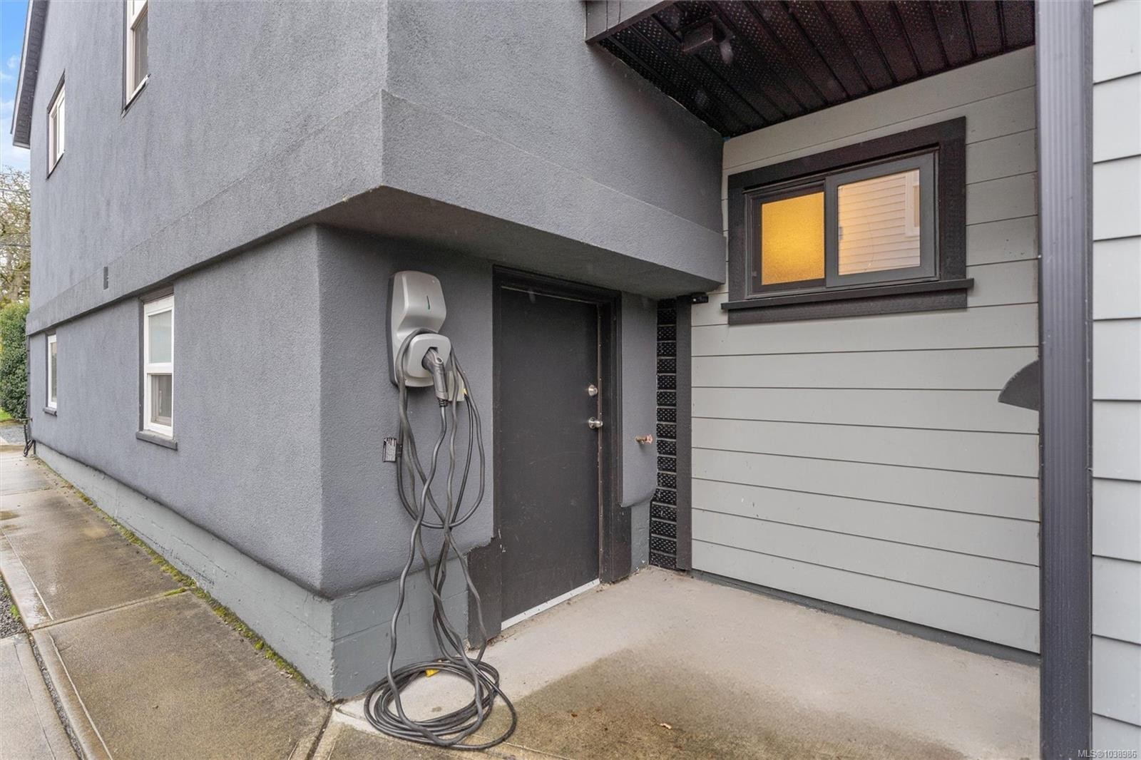838 Old Esquimalt Rd, Esquimalt, BC