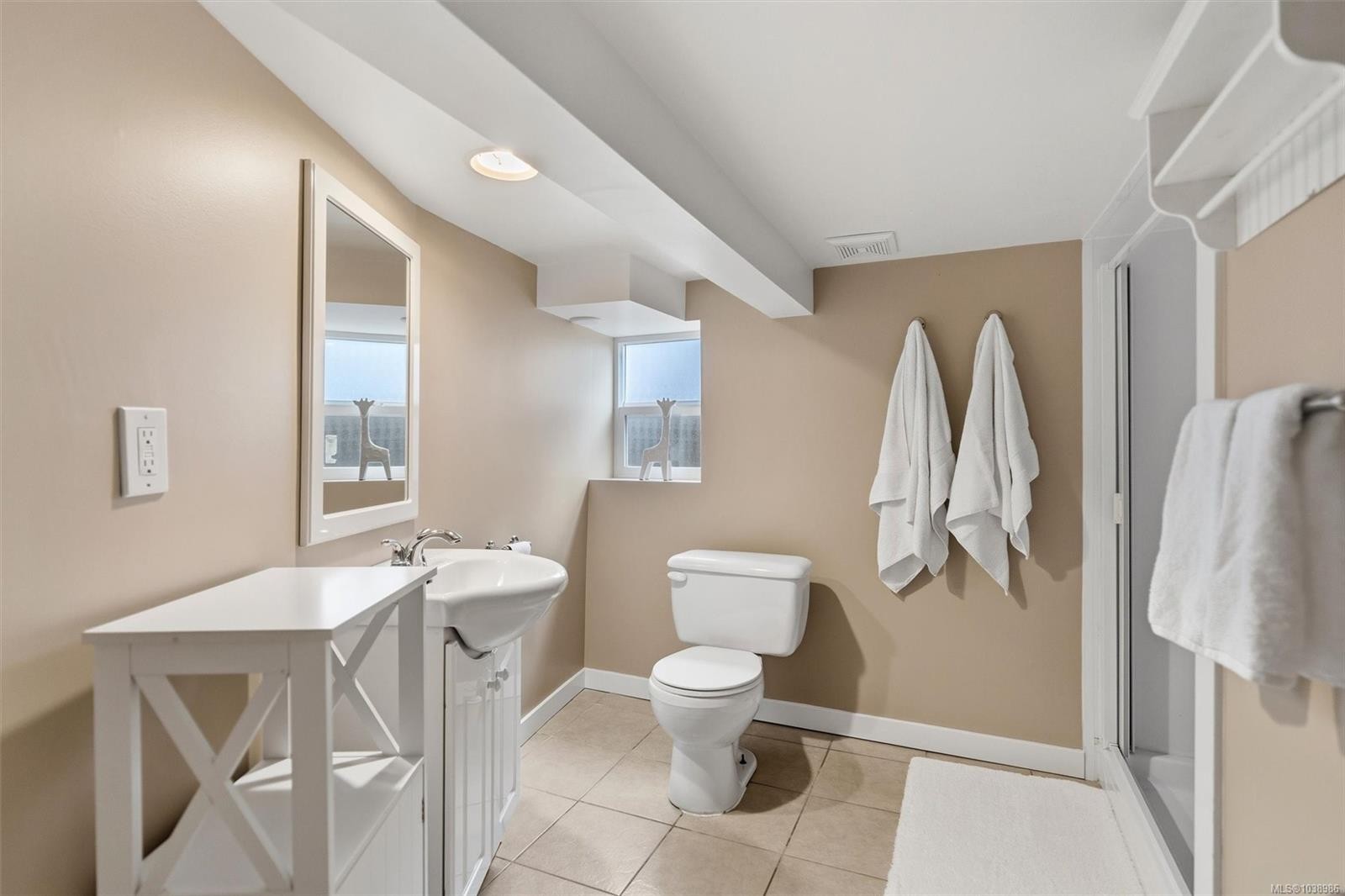 838 Old Esquimalt Rd, Esquimalt, BC