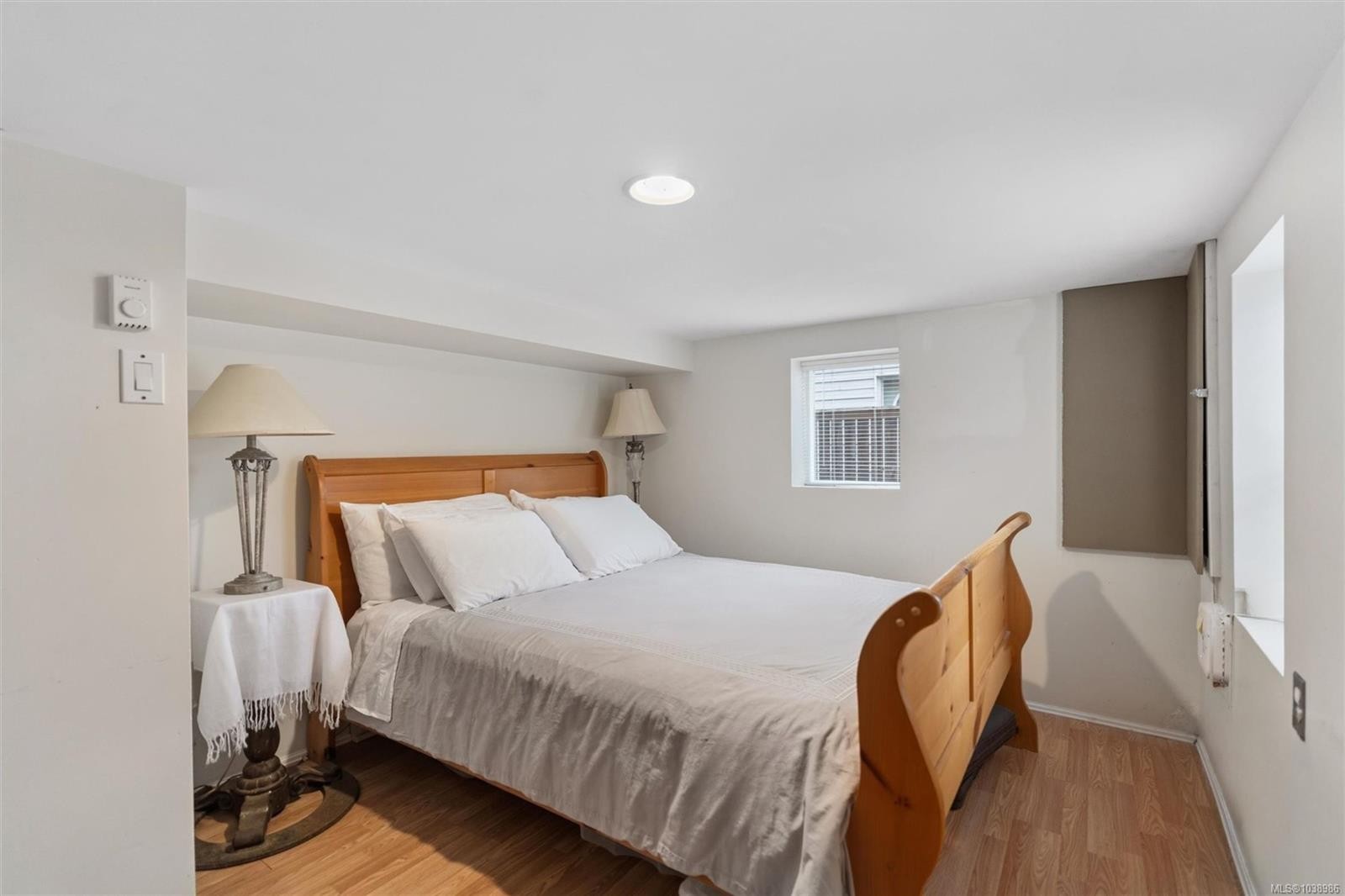 838 Old Esquimalt Rd, Esquimalt, BC
