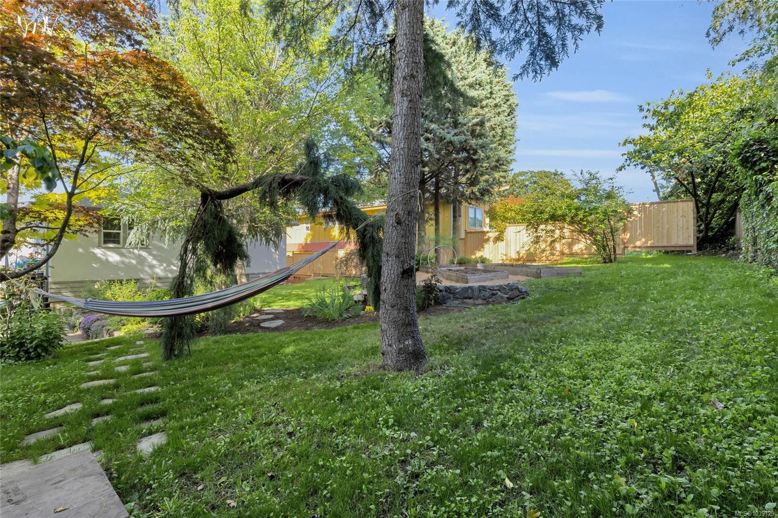 721 Snowdrop Ave, Saanich, BC