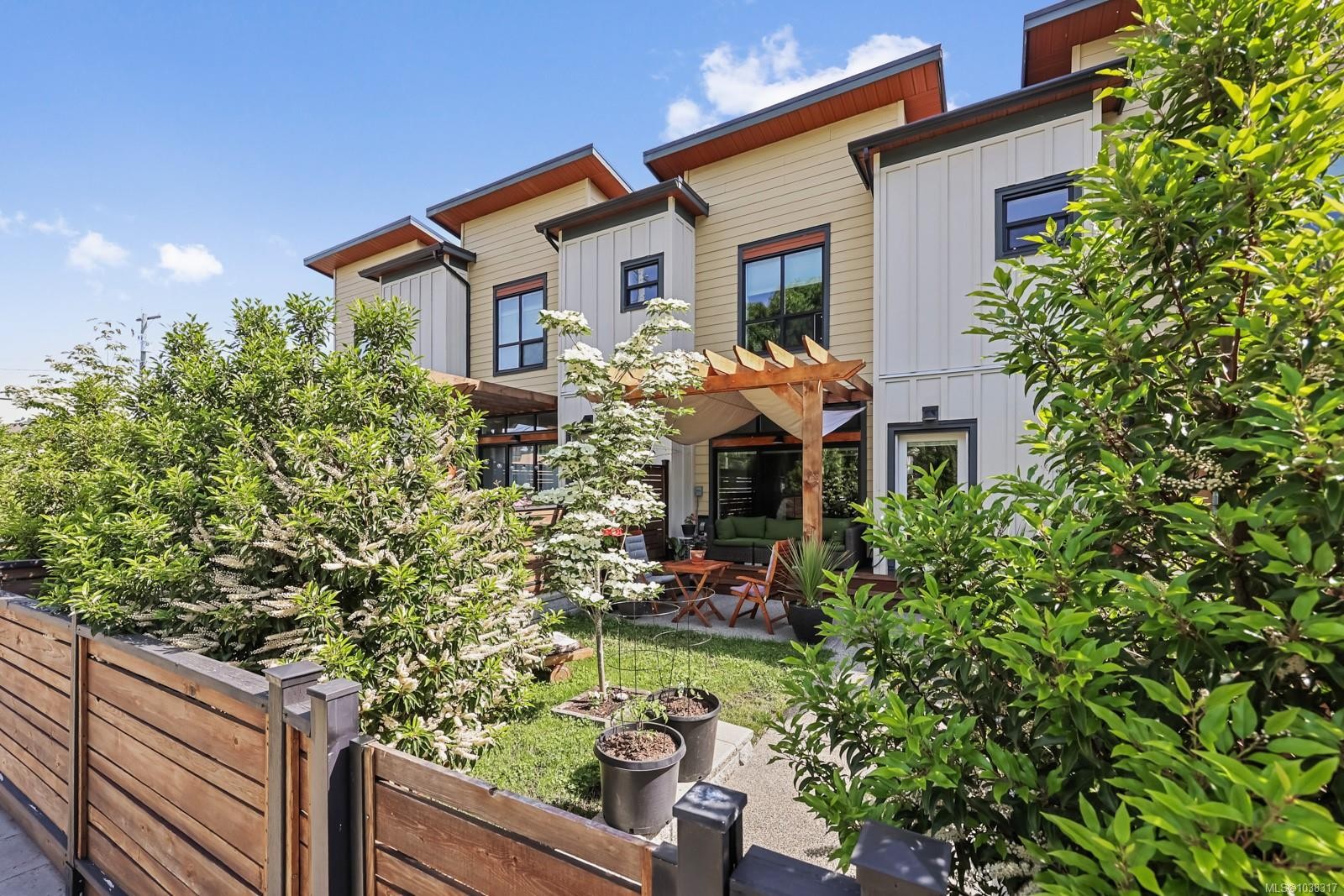 #9-356 14Th St, Courtenay, BC