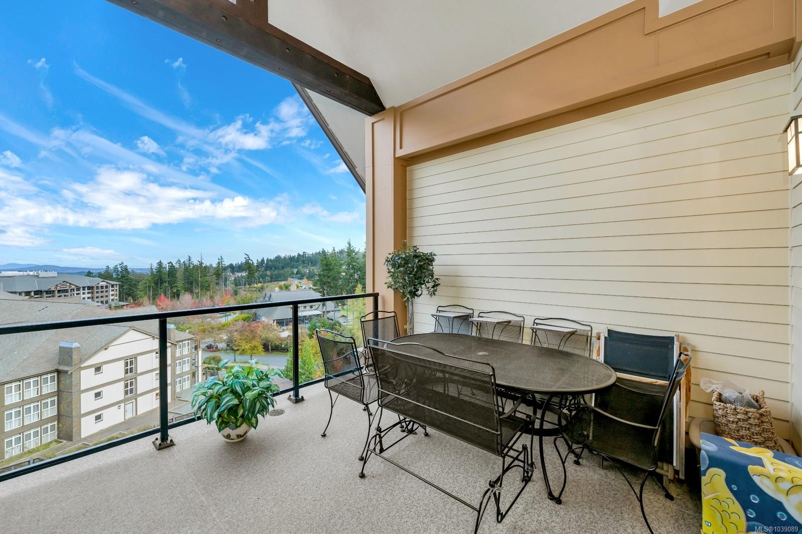 #802-1400 Lynburne Pl, Langford, BC
