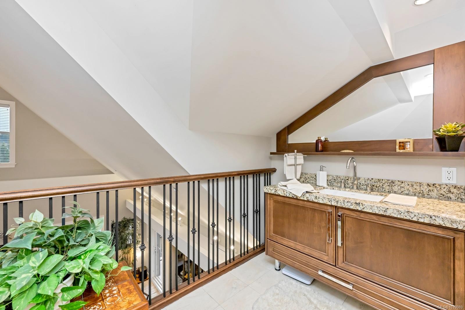 #802-1400 Lynburne Pl, Langford, BC