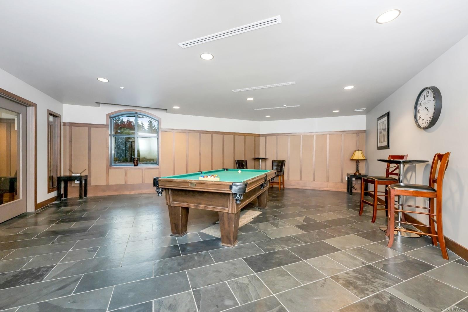 #802-1400 Lynburne Pl, Langford, BC