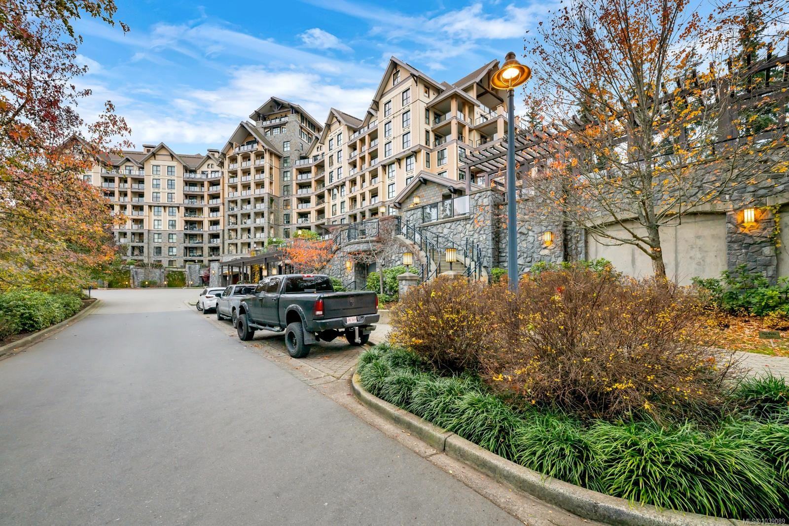 #802-1400 Lynburne Pl, Langford, BC