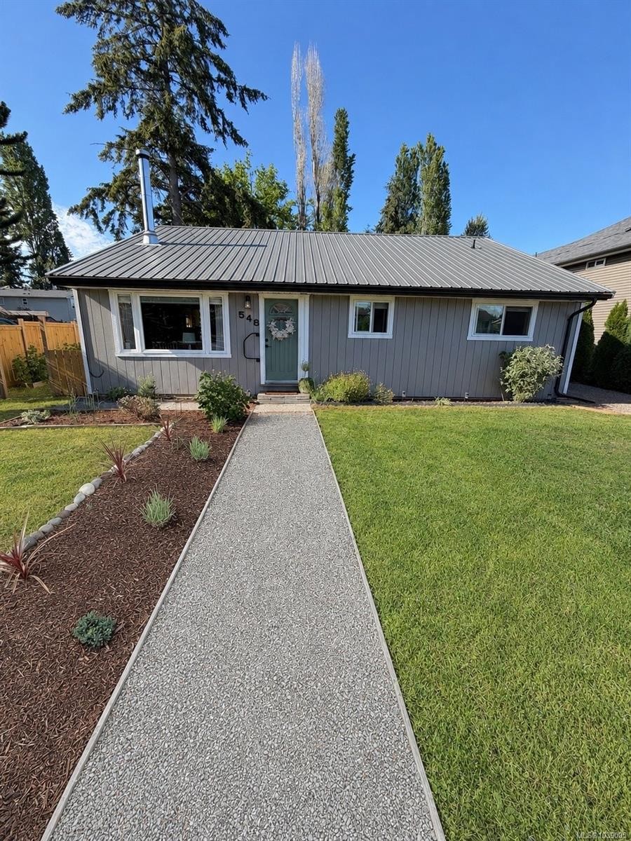 548 Nova St, Nanaimo, BC