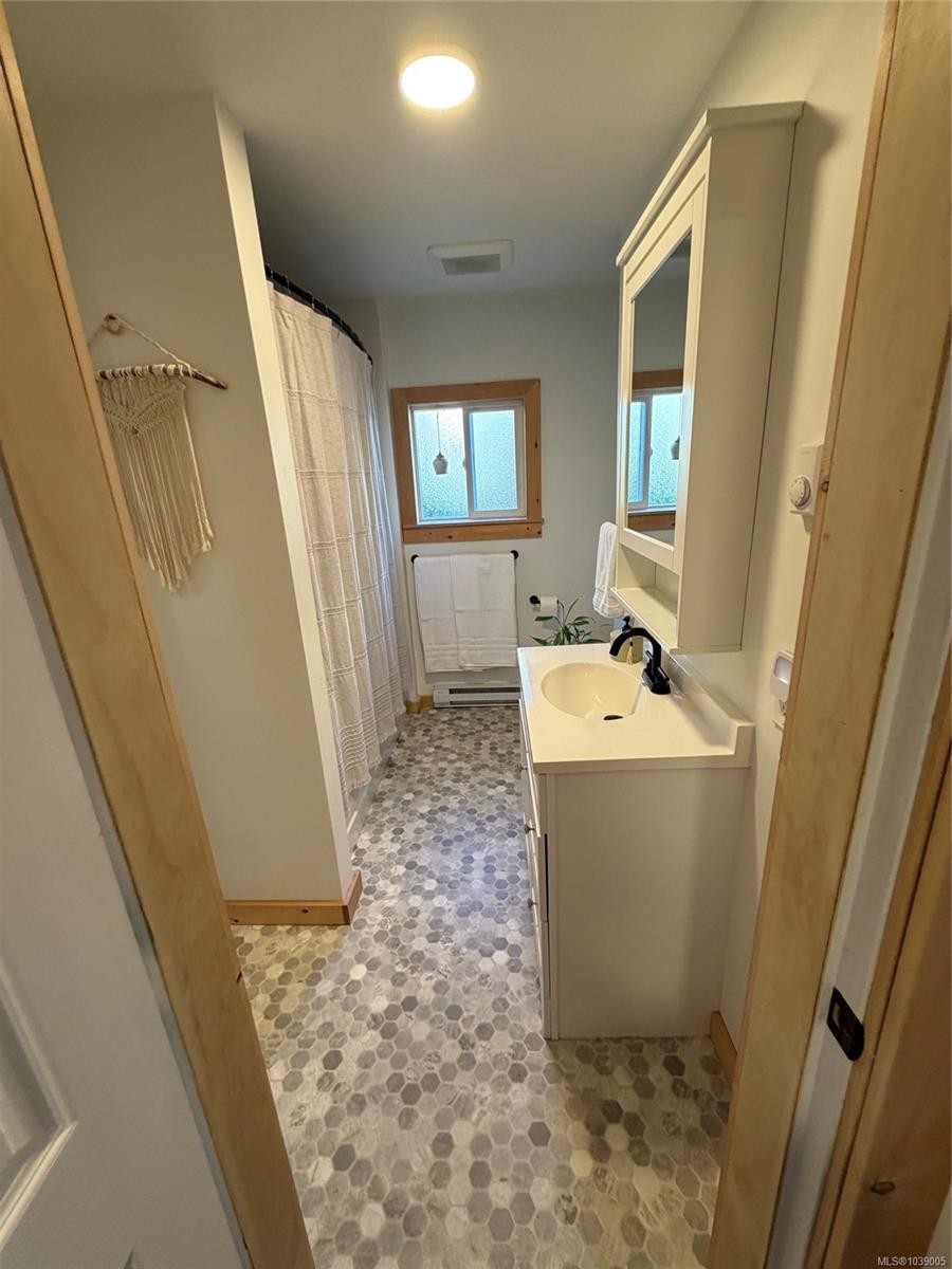 548 Nova St, Nanaimo, BC