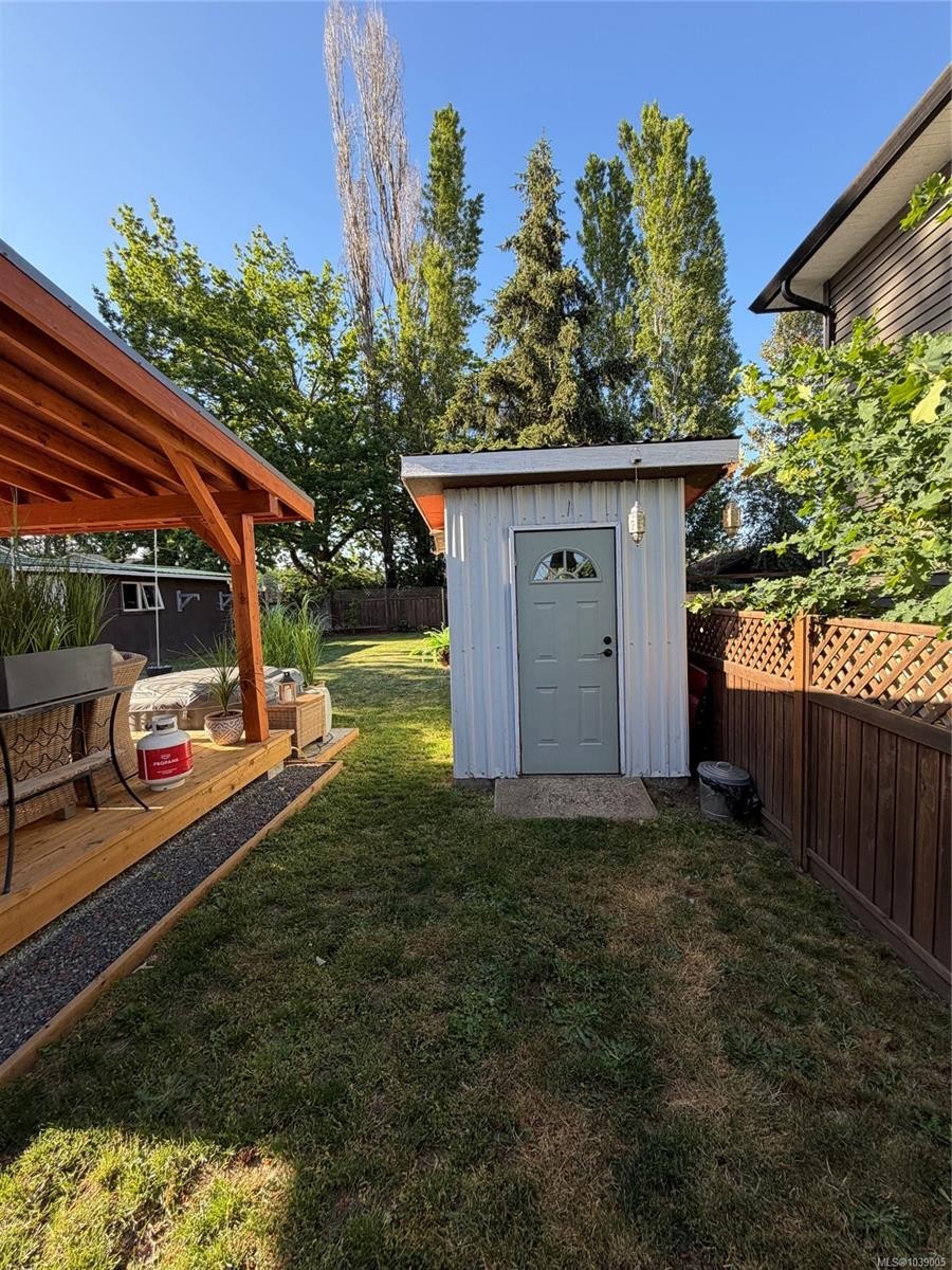 548 Nova St, Nanaimo, BC
