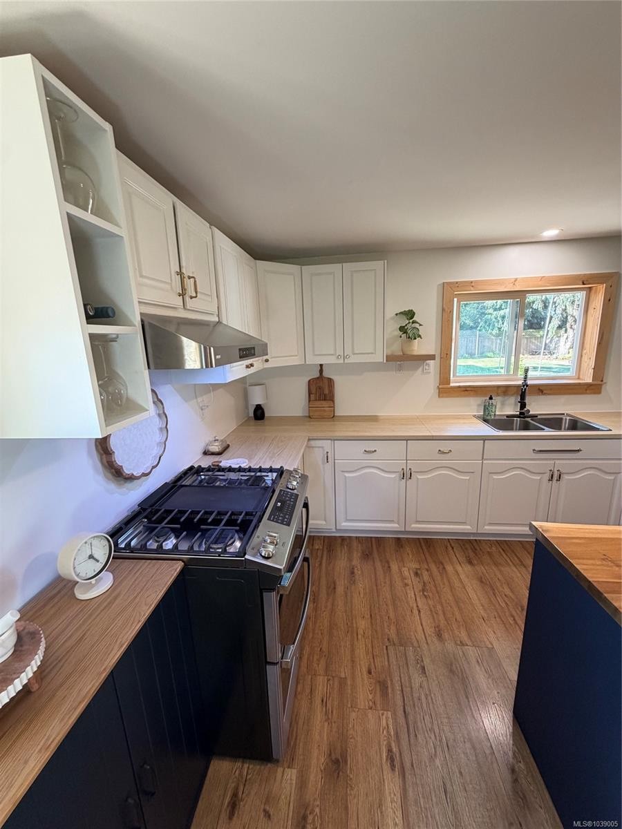 548 Nova St, Nanaimo, BC