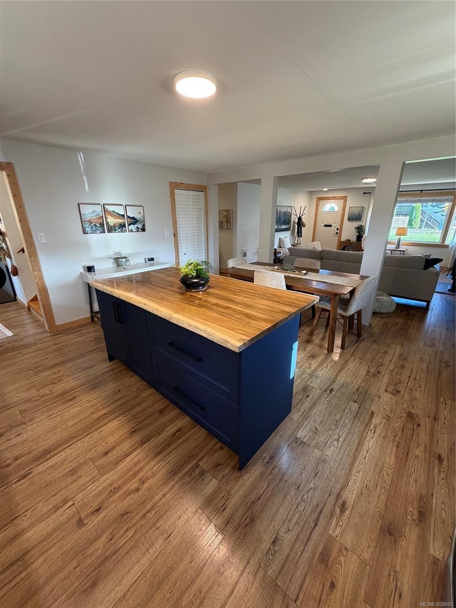 548 Nova St, Nanaimo, BC