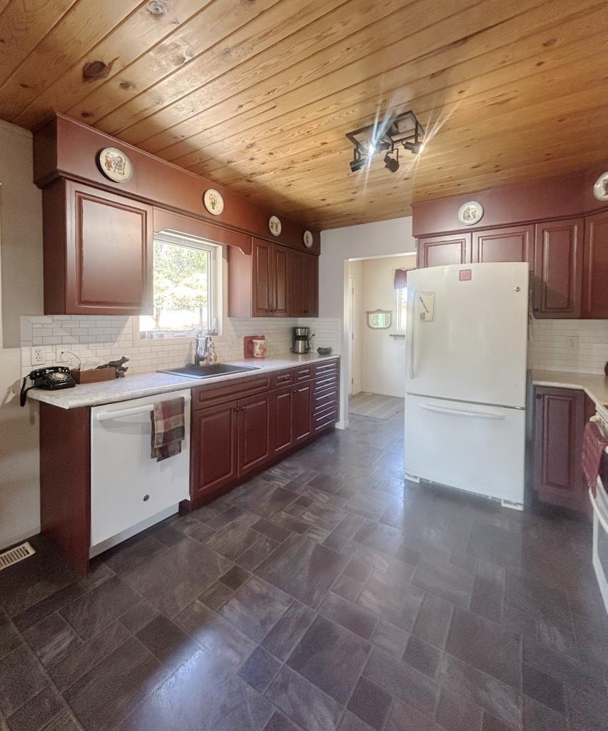 271 Japada Trail, Bears Pass, Rainy Lake - Fort Frances, ON