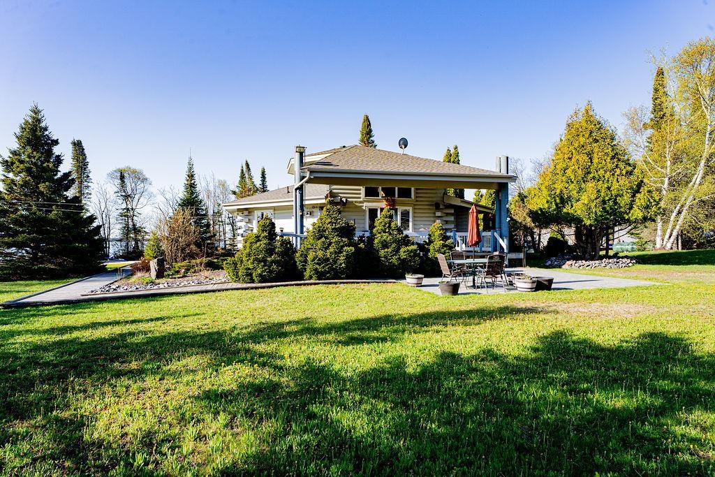 106 Island Avenue, Neebing, ON